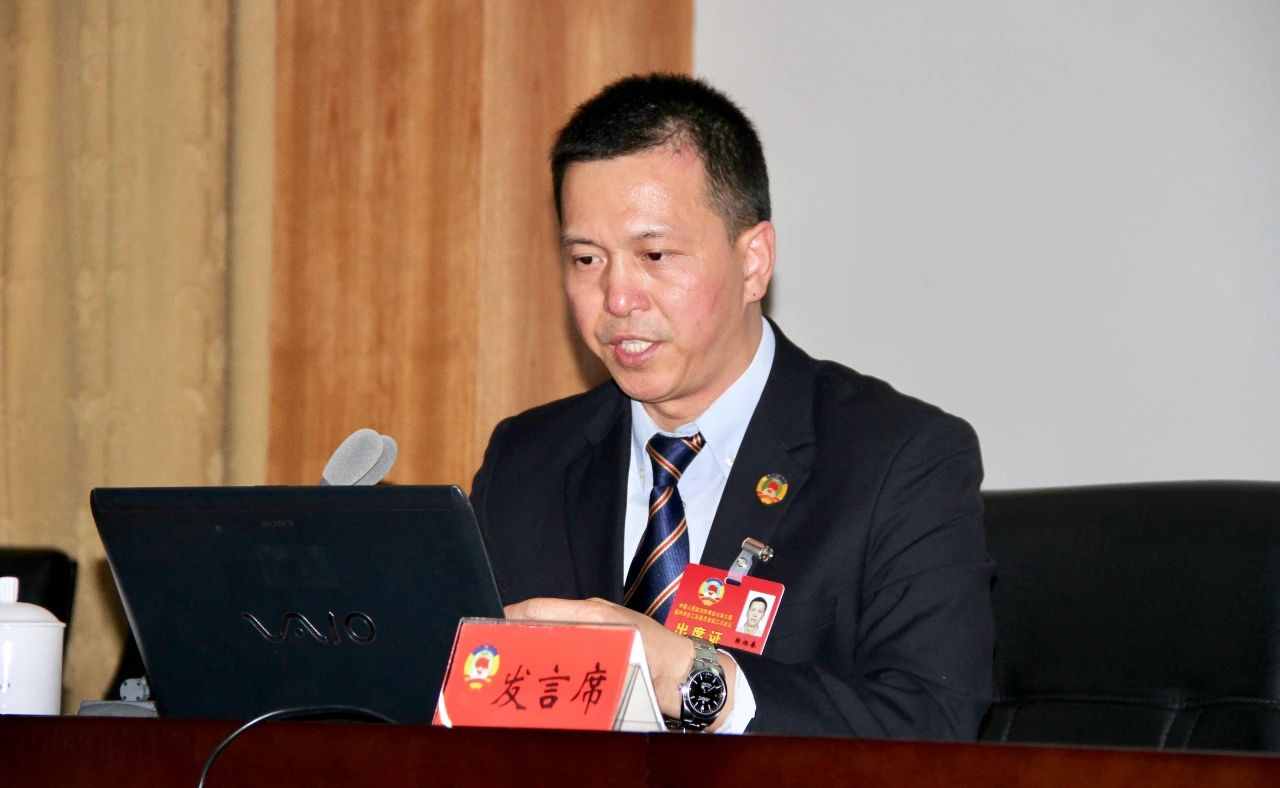 誠(chéng)信經(jīng)商 創(chuàng)新發(fā)展——記臺(tái)江區(qū)政協(xié)委員鄭炳春